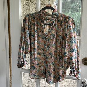 Beautiful floral Doen top